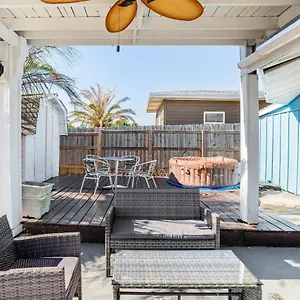 Peaceful Lydia Hide-o-way - Unwind Near Beach, Breakfast, & Go-karts! Panama City Beach